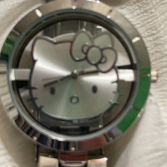 Hello Kitty Women’s Silver Tone Watch Classic Cute Style - Picture 1 of 6